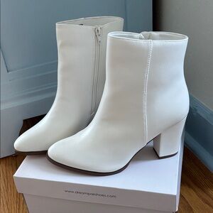 Dream Pairs Women's Elegant White Heeled Boots